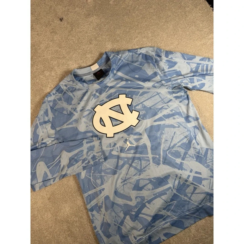 Nike Air Jordan UNC North Carolina Tar Heels Blue L/S Abstract Shirt Mens Medium